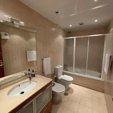 Apartamento Piso De Tres Frente Al Puerto Deportivo Viveiro